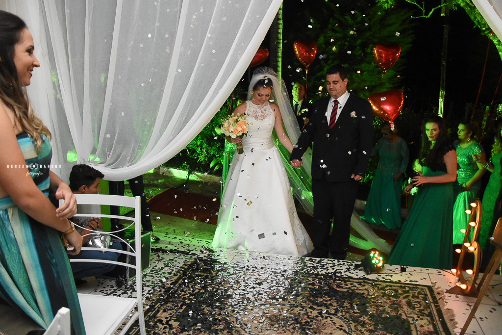 fotografia trajano de moraes cordeiro santa maria madalena macabu entrada dos noivos recepcao fotos lindas familia felicidade