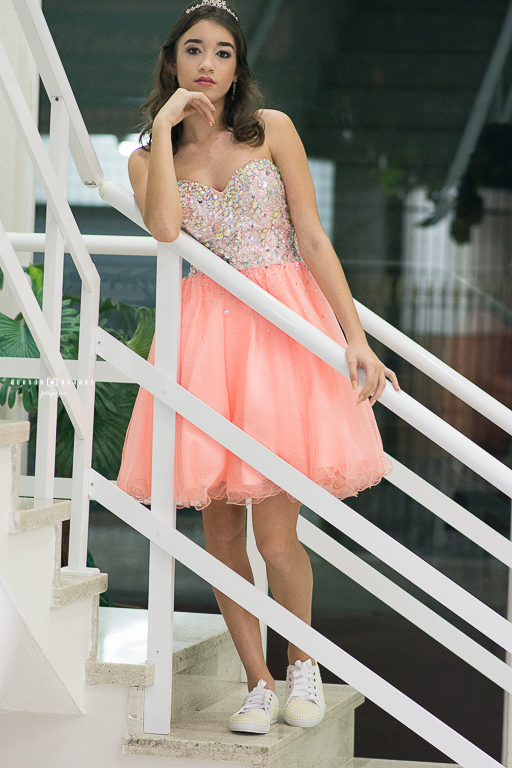 debutante na escada fotografia de 15 anos macae macabu trajano de moraes quissama carapebus rio das ostras joel beauty center