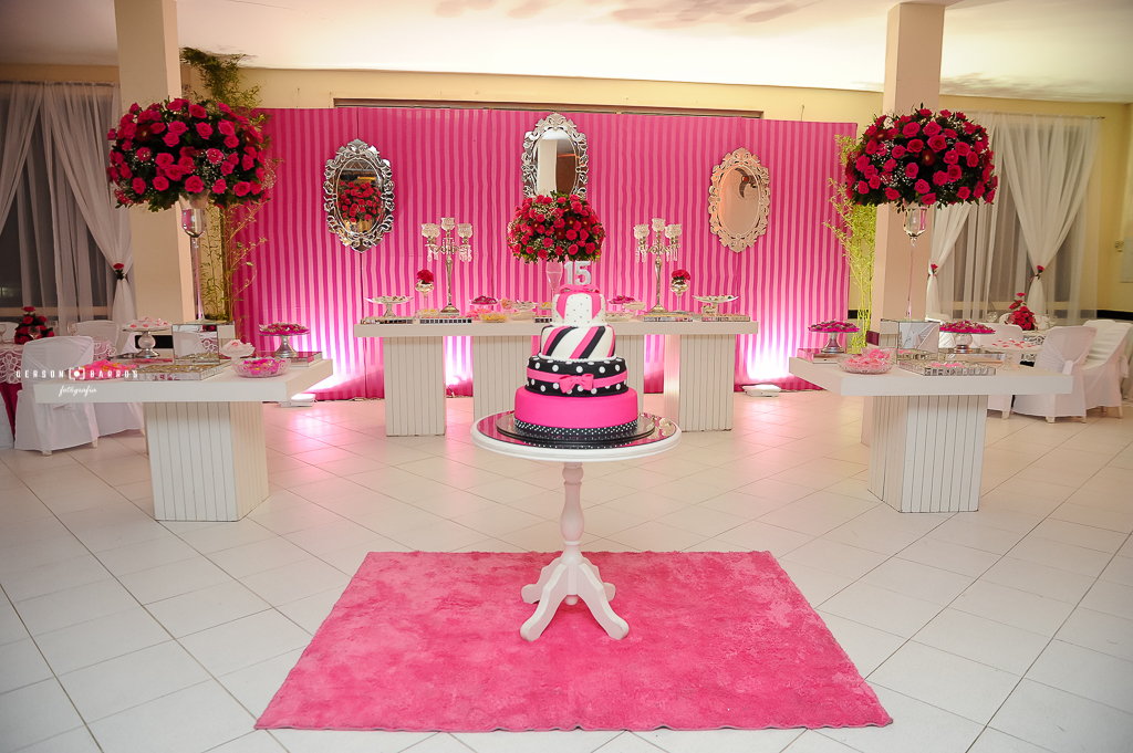 familia serafim book fotos 15 anos fotografia campos dos goytacazes debutantes festa decoração 
 eventos salao de festas aniversário rosa