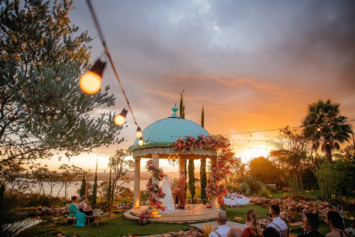 casamento villa giardine , casamento Brasilia, fotografia de casamento, cerimonial , making of da noiva, dia da noiva, vestido de casamento, decoração no jardim, casamento no jardim, fogos na festa 