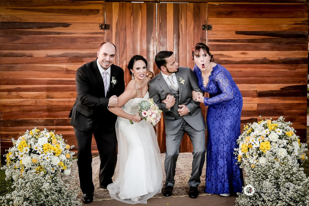 #Casamento #weddingphotography #luxodefesta #fotografiadecasamento #photography #wedding #noivasdebrasilia #weddingdres #casamentodoano #lapisdenoiva #vestidodenoiva