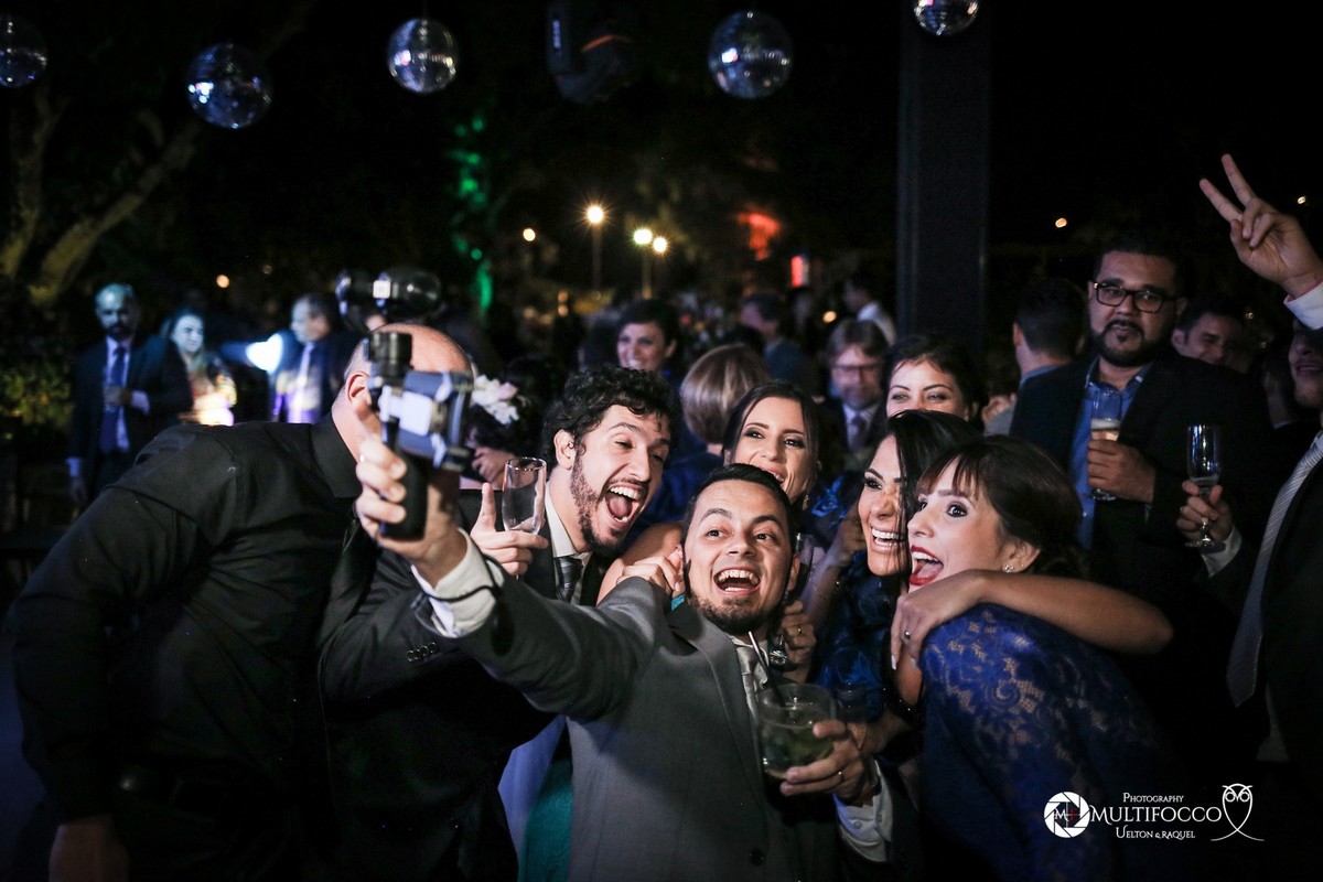 #Casamento #weddingphotography #luxodefesta #fotografiadecasamento #photography #wedding #noivasdebrasilia #weddingdres #casamentodoano #lapisdenoiva #vestidodenoiva