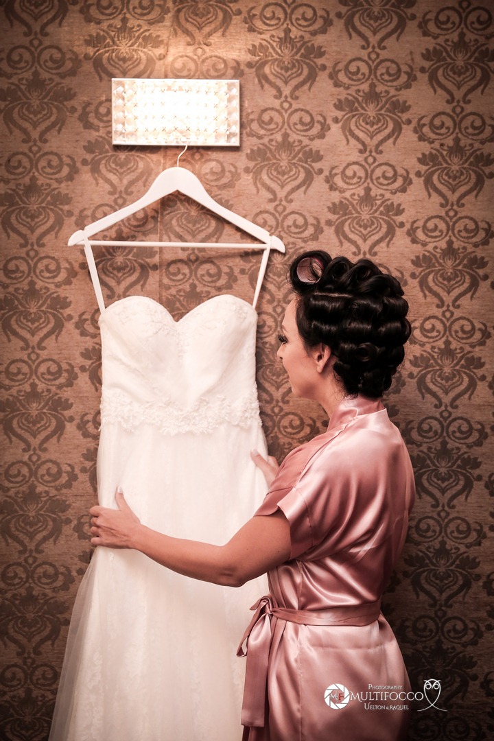 #Casamento #weddingphotography #luxodefesta #fotografiadecasamento #photography #wedding #noivasdebrasilia #weddingdres #casamentodoano #lapisdenoiva #vestidodenoiva