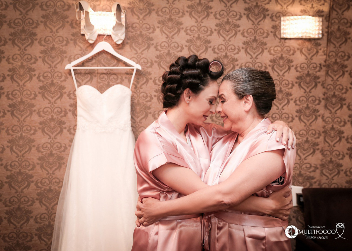 #Casamento #weddingphotography #luxodefesta #fotografiadecasamento #photography #wedding #noivasdebrasilia #weddingdres #casamentodoano #lapisdenoiva #vestidodenoiva