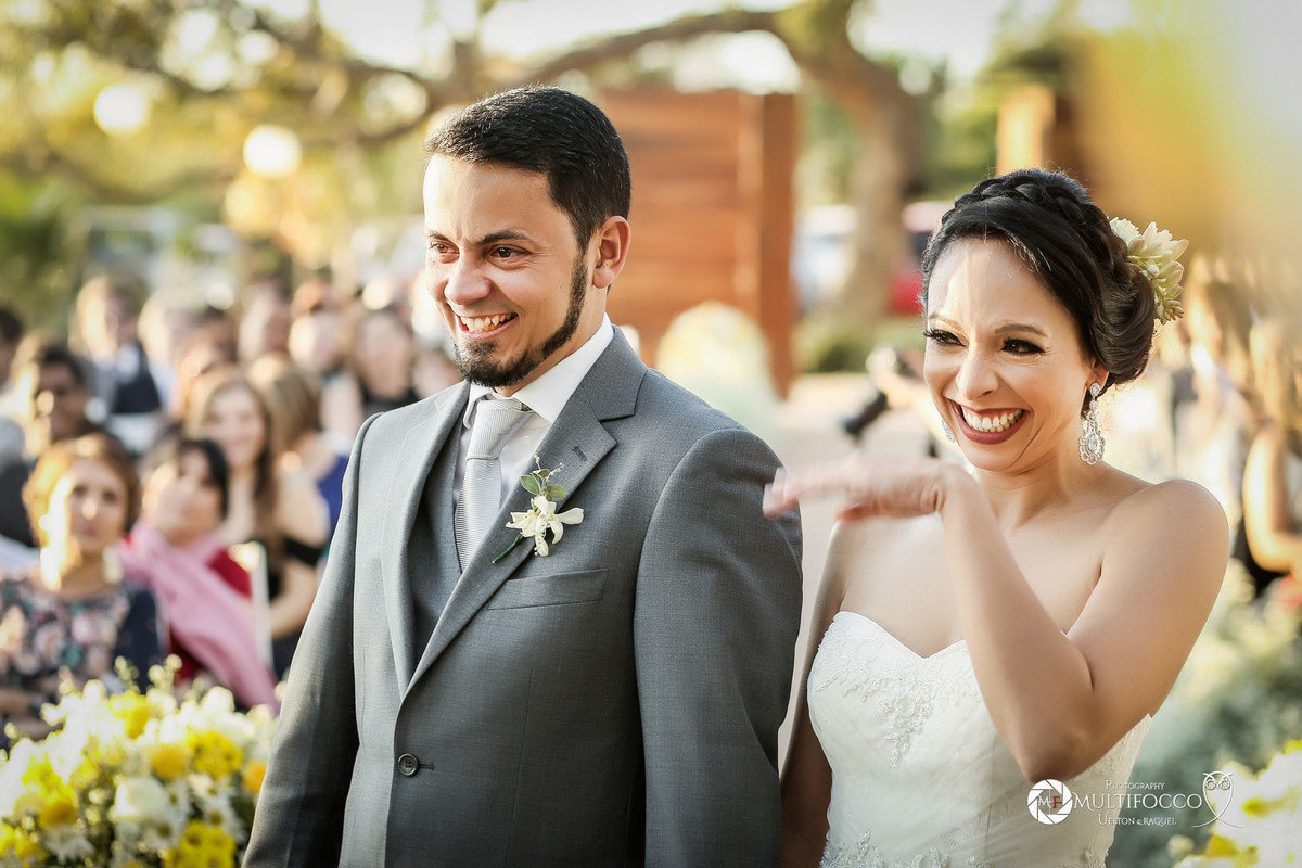 #Casamento #weddingphotography #luxodefesta #fotografiadecasamento #photography #wedding #noivasdebrasilia #weddingdres #casamentodoano #lapisdenoiva #vestidodenoiva