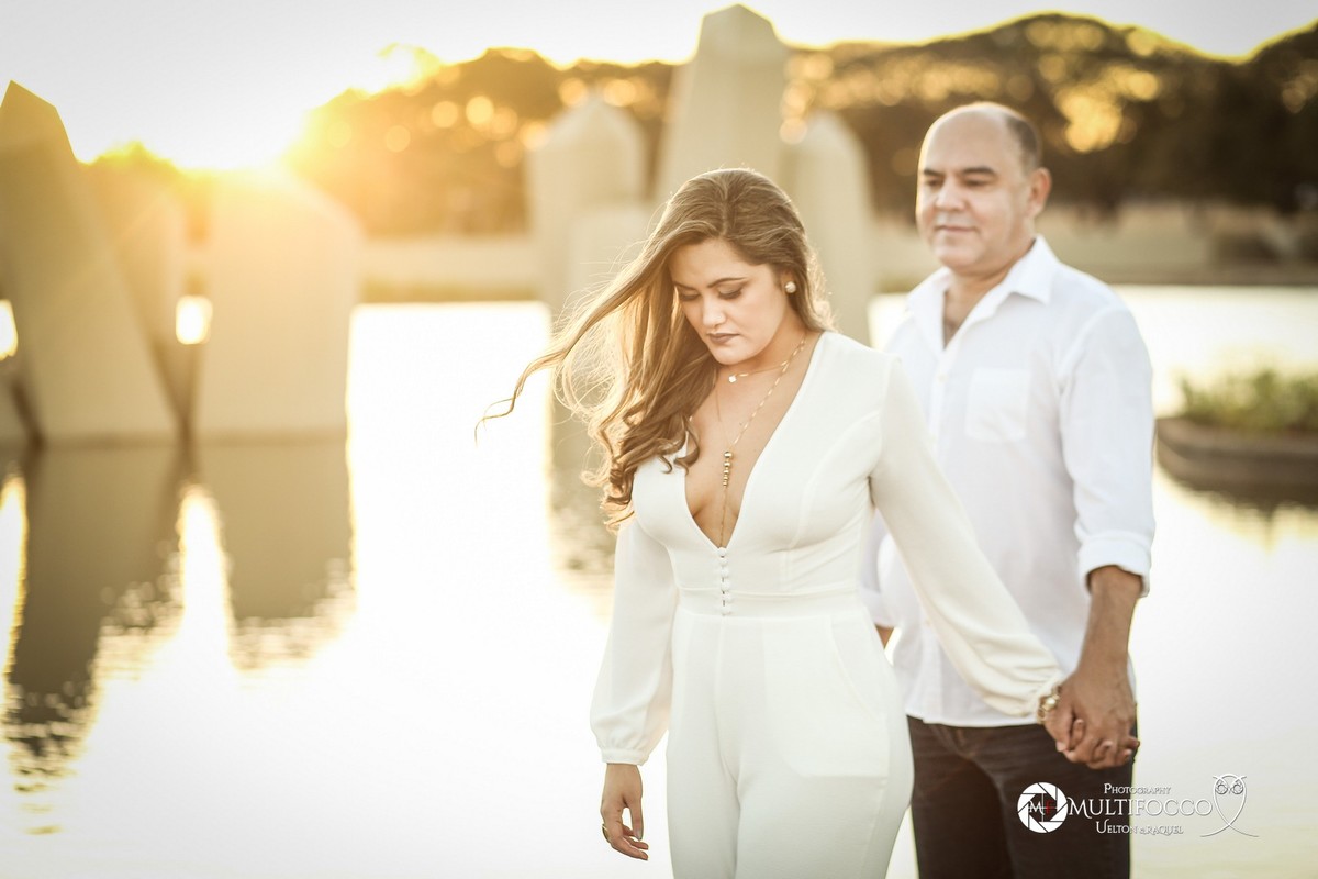 . #Casamento #weddingphotography #luxodefesta #fotografiadecasamento #photography #wedding #noivasdebrasilia #weddingdres #casamentodoano #lapisdenoiva #vestidodenoiva