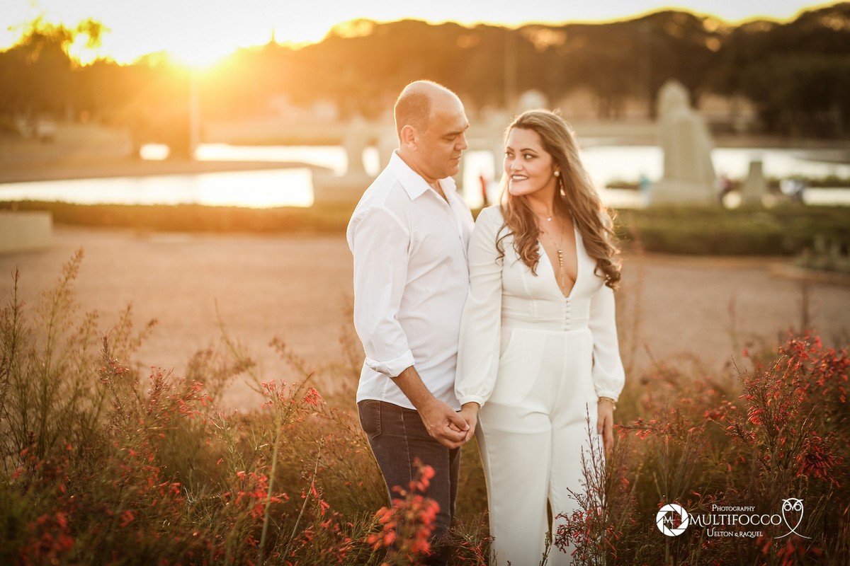 . #Casamento #weddingphotography #luxodefesta #fotografiadecasamento #photography #wedding #noivasdebrasilia #weddingdres #casamentodoano #lapisdenoiva #vestidodenoiva