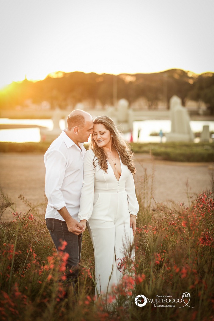 . #Casamento #weddingphotography #luxodefesta #fotografiadecasamento #photography #wedding #noivasdebrasilia #weddingdres #casamentodoano #lapisdenoiva #vestidodenoiva