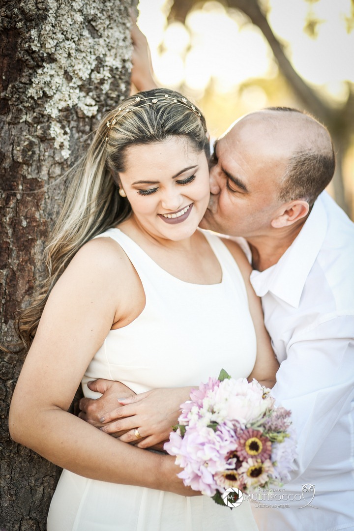 . #Casamento #weddingphotography #luxodefesta #fotografiadecasamento #photography #wedding #noivasdebrasilia #weddingdres #casamentodoano #lapisdenoiva #vestidodenoiva