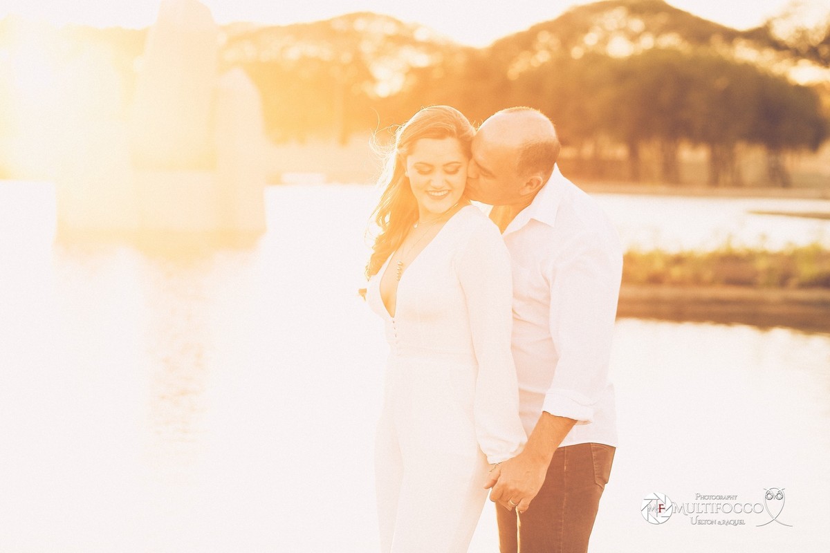 . #Casamento #weddingphotography #luxodefesta #fotografiadecasamento #photography #wedding #noivasdebrasilia #weddingdres #casamentodoano #lapisdenoiva #vestidodenoiva