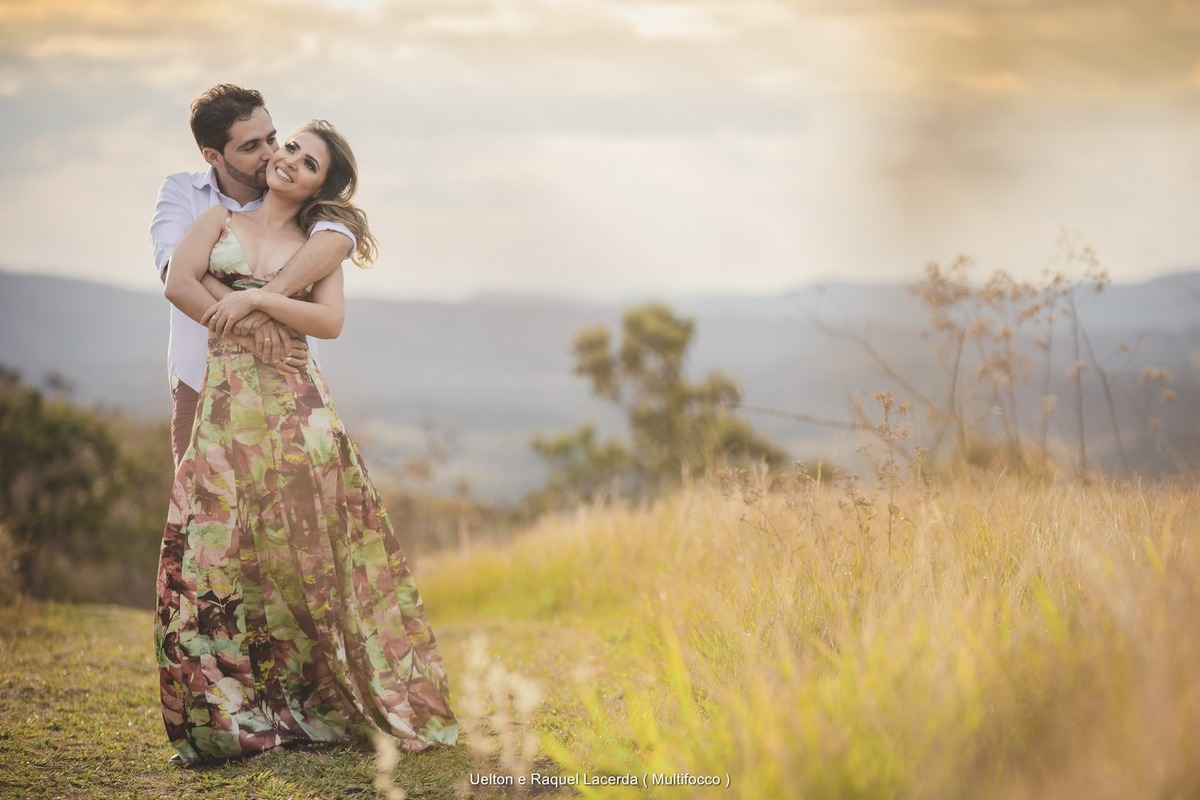 Ensaio casal ao ar livre, prévia de casal, ensaio romântico, paraíso na terra,   casamento em brasília