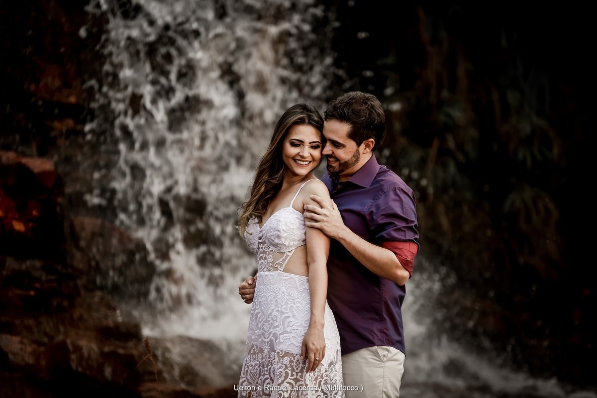 Ensaio casal ao ar livre, prévia de casal, ensaio romântico, paraíso na terra,   casamento em brasília, multifocco , fotografia de casamento