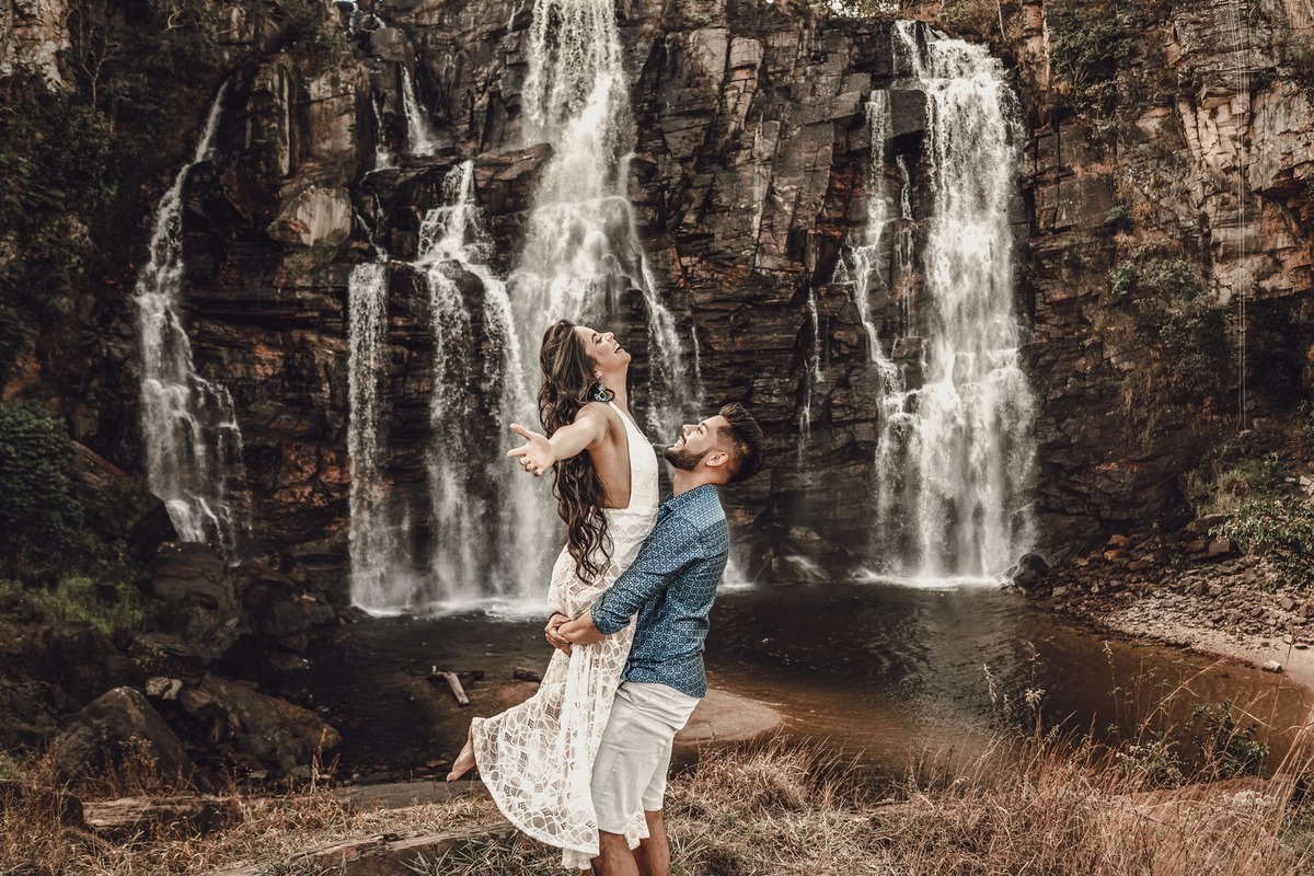 Previa casal na Cachoeira Salto Corumba.