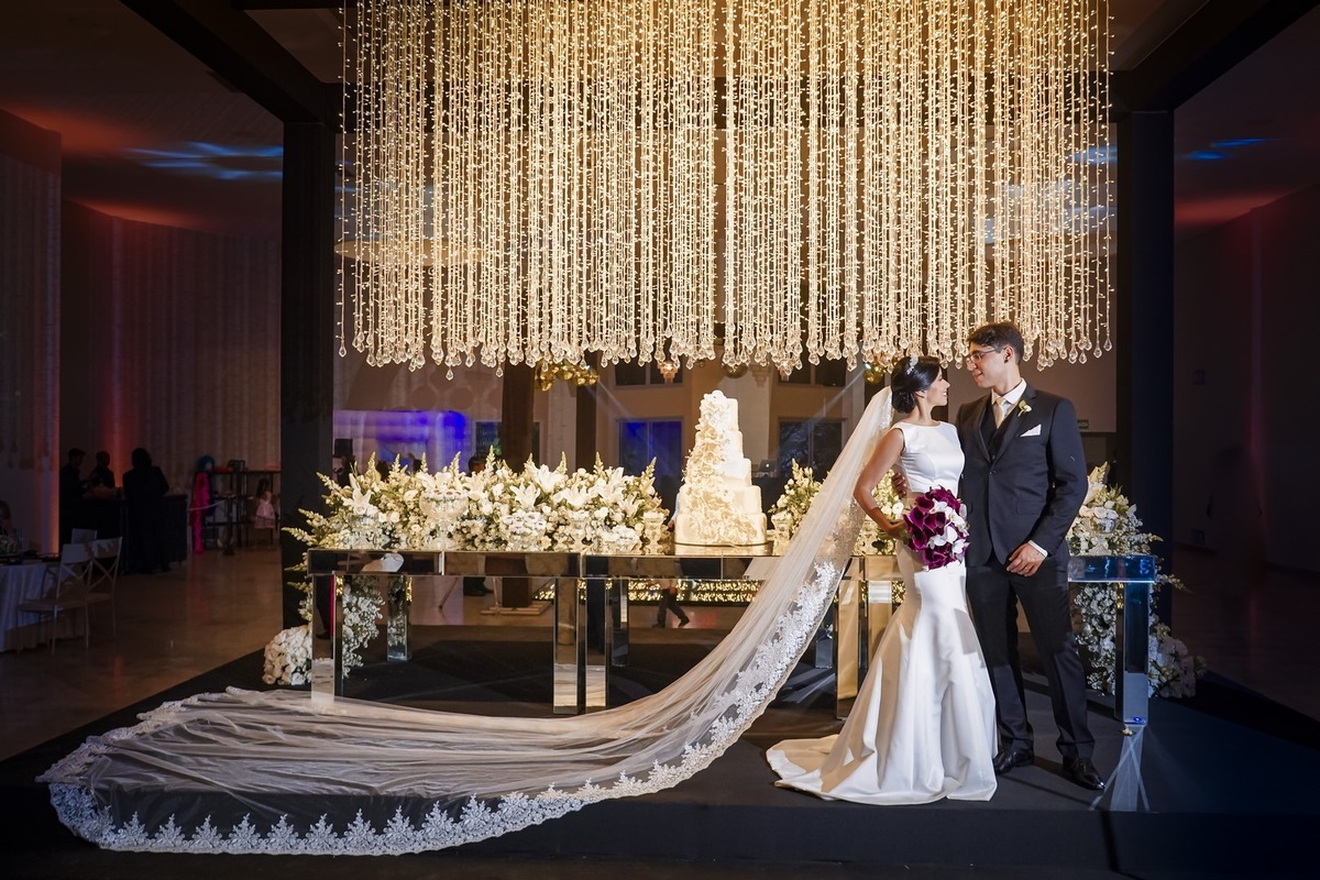 noiva com véu lindo