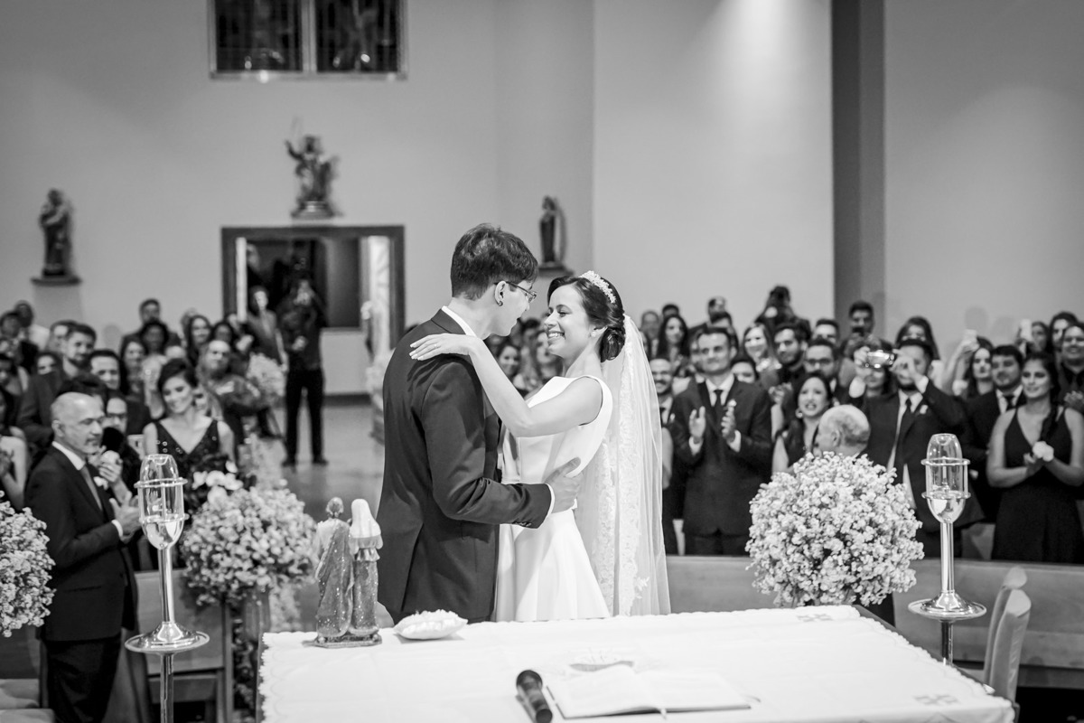 Amor de casamento na igreja 