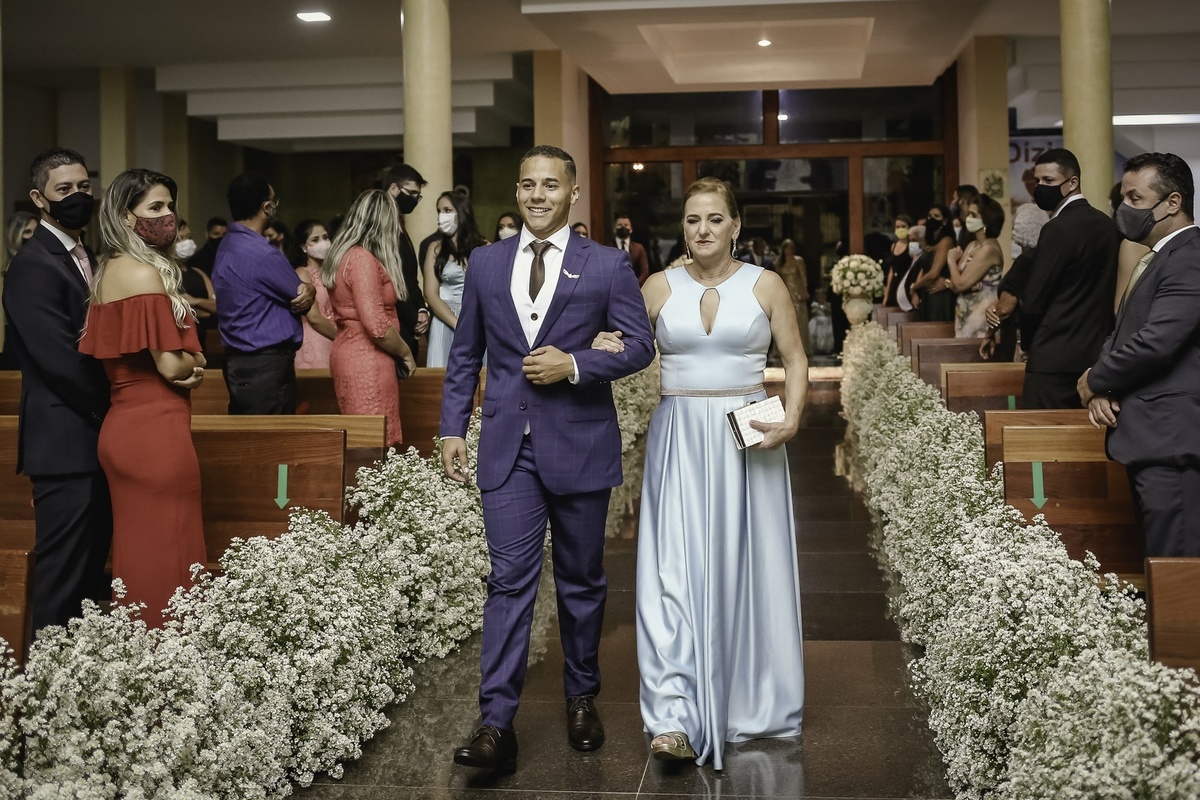 Cerimonia de casamento - Entrada do casamento - Entrada do cortejo - Noivo - Mãe do Noivo
