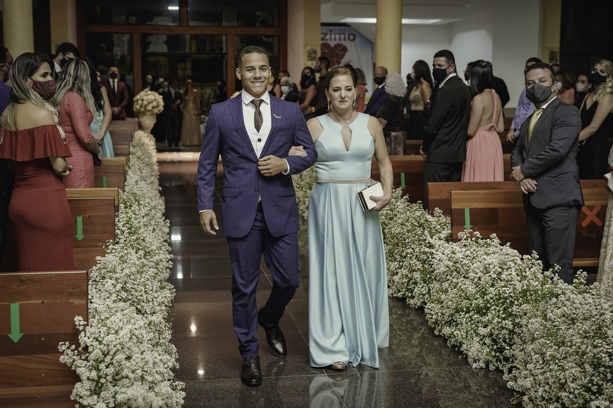 Cerimonia de casamento - Entrada do casamento - Entrada do cortejo - Noivo - Mãe do Noivo
