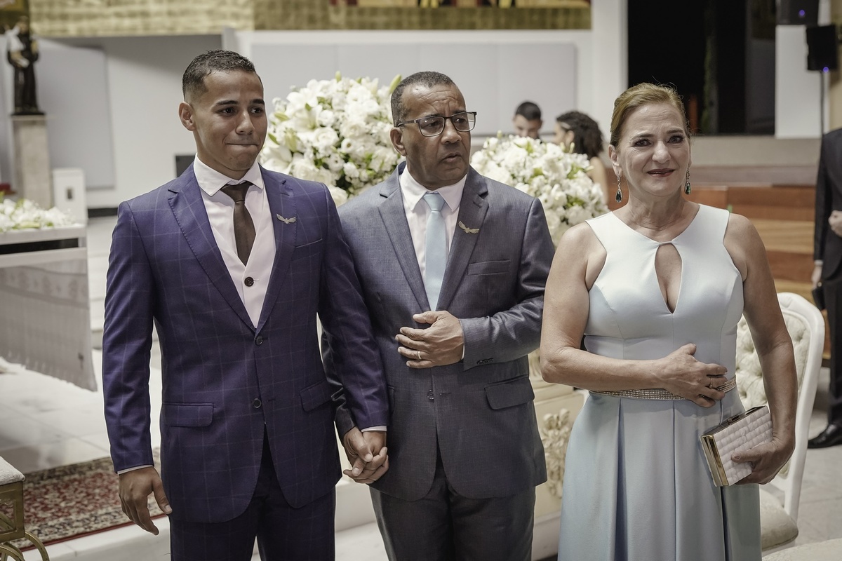 Casamento - Entrada do cortejo - Noivo - Mãe do Noivo - Pai do noivo 