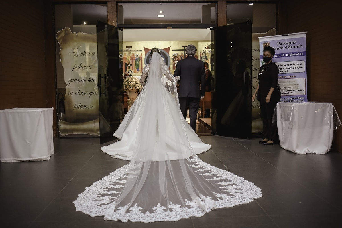 Noiva Linda - Vestido de Noiva - Fotografo de Casamento - Multifocco - Entrada da Noiva  