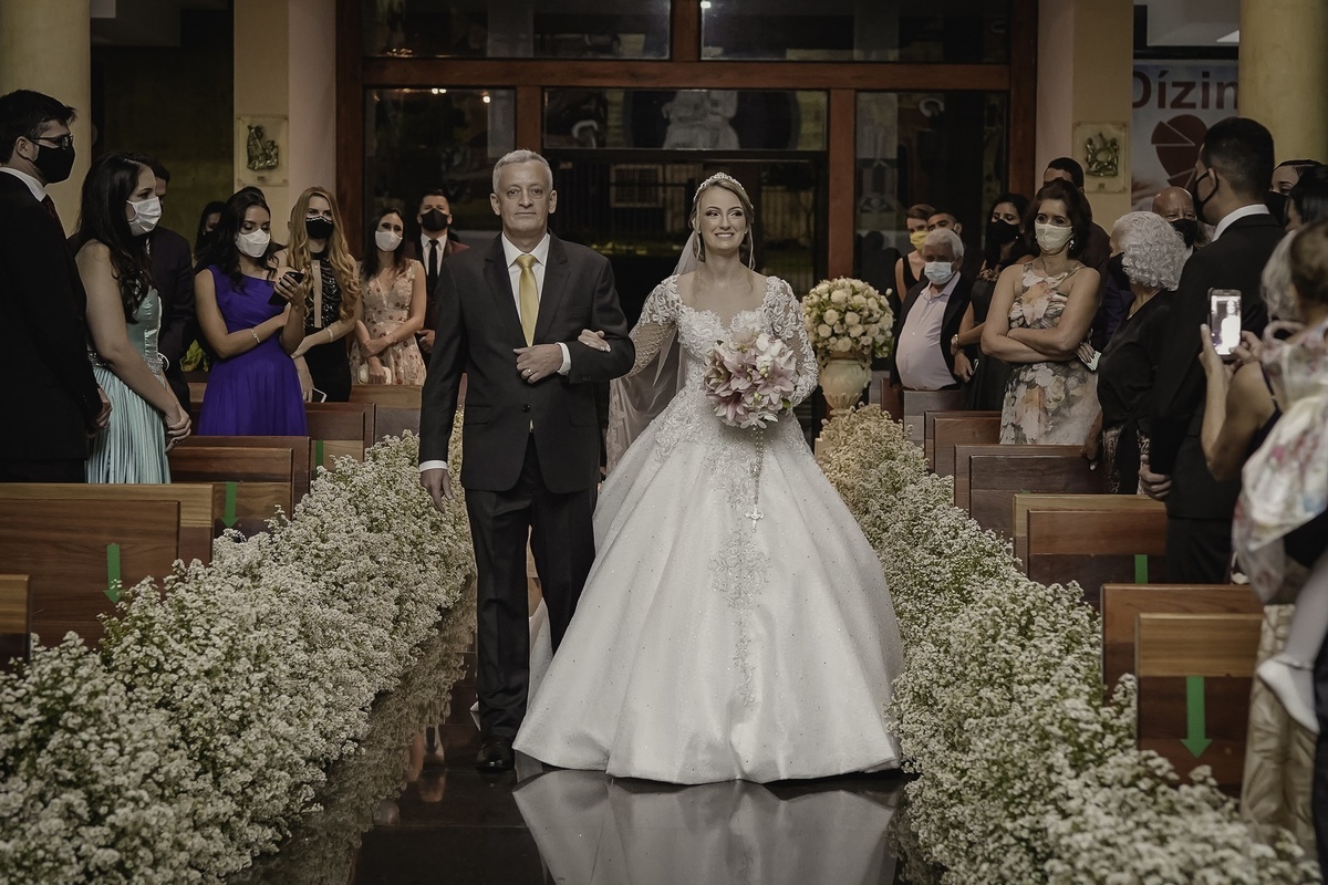 Noiva Linda - Vestido de Noiva - Fotografo de Casamento - Multifocco - Entrada da Noiva  