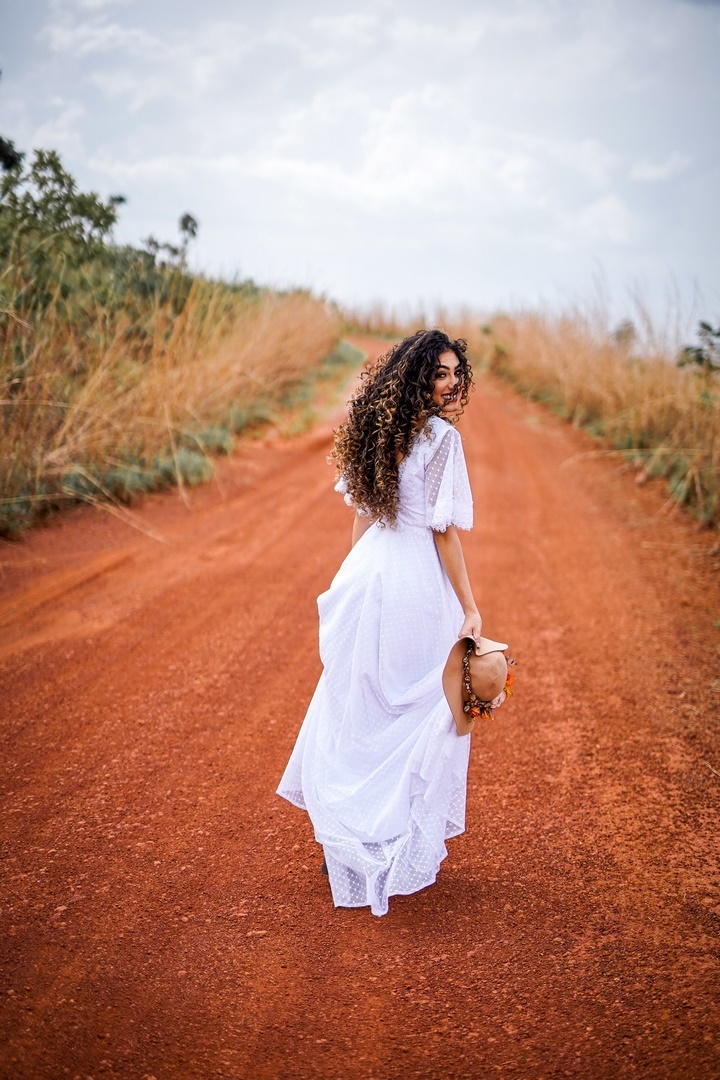 Previa de Casal Brasília - Noiva - Ensaio da noiva - Previa da Noiva Brasília - Noiva Cacheada - Ensaio de Casal Aesthetic - Ensaio de casal vibes - Casal Vibes - Noiva Vibes - Paraiso na Terra - Brasília - DF 