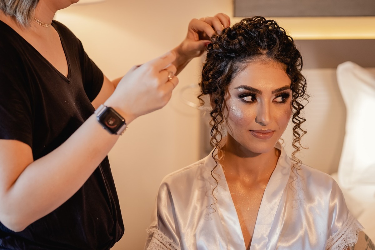 Noiva - Noiva se arrumando - Amigas da Noiva - Madrinhas de Casamento - Foto das Madrinhas de casamento - Mãe da Noiva - Vó da Noiva - Noiva Linda - Pré Casamento - Fotografo de casamento - Fotos da Noiva - Multifocco -  Detalhes da noiva - Brasília-DF 