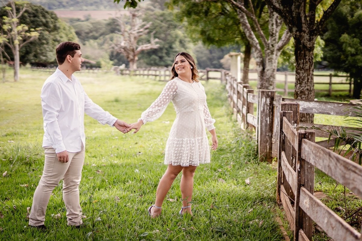 Previa de Casal em Brasília - Fotografia casal - Brasília - DF - Previa de Casal - Fotos de casal Brasília - Fotografia de Casal DF - Casal amoroso - Fotografo de Casamento - Dicas de ensaio fotográfico - Fotógrafos profissionais Brasília - Haras do Moro