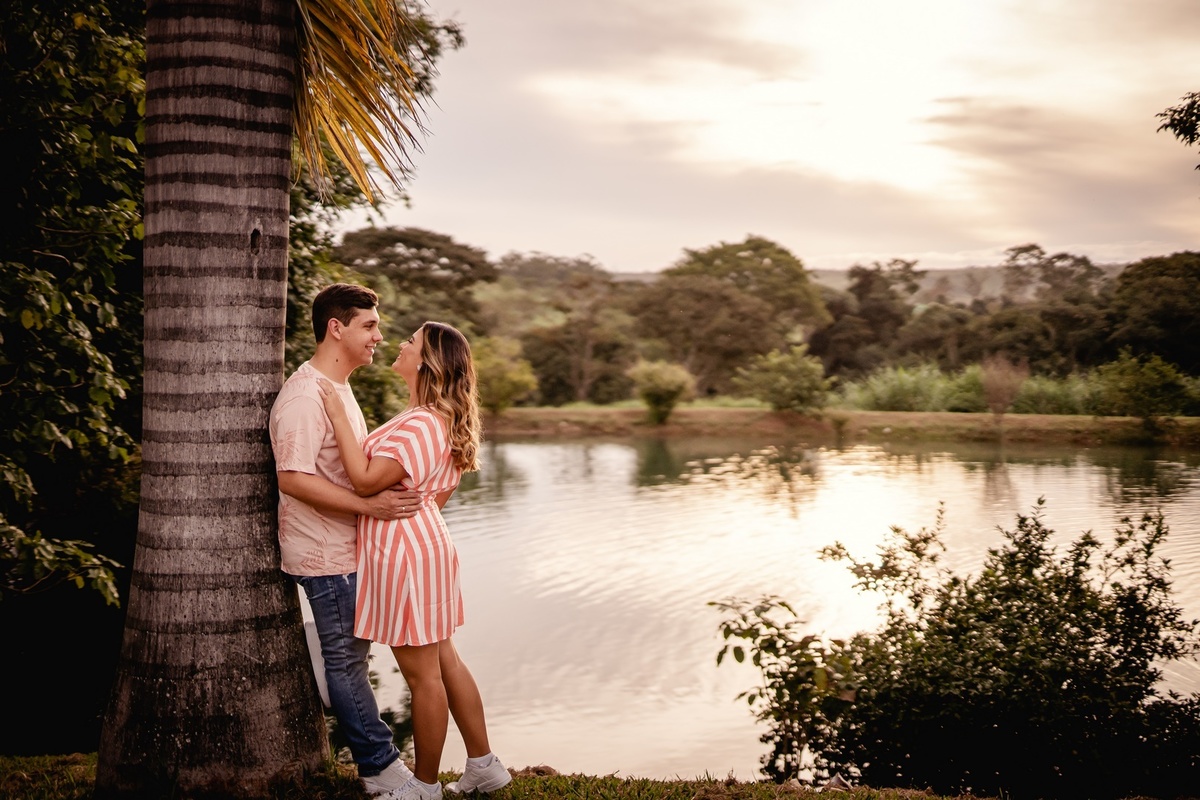 Previa de Casal em Brasília - Fotografia casal - Brasília - DF - Previa de Casal - Fotos de casal Brasília - Fotografia de Casal DF - Casal amoroso - Fotografo de Casamento - Dicas de ensaio fotográfico - Fotógrafos profissionais Brasília - Haras do Moro