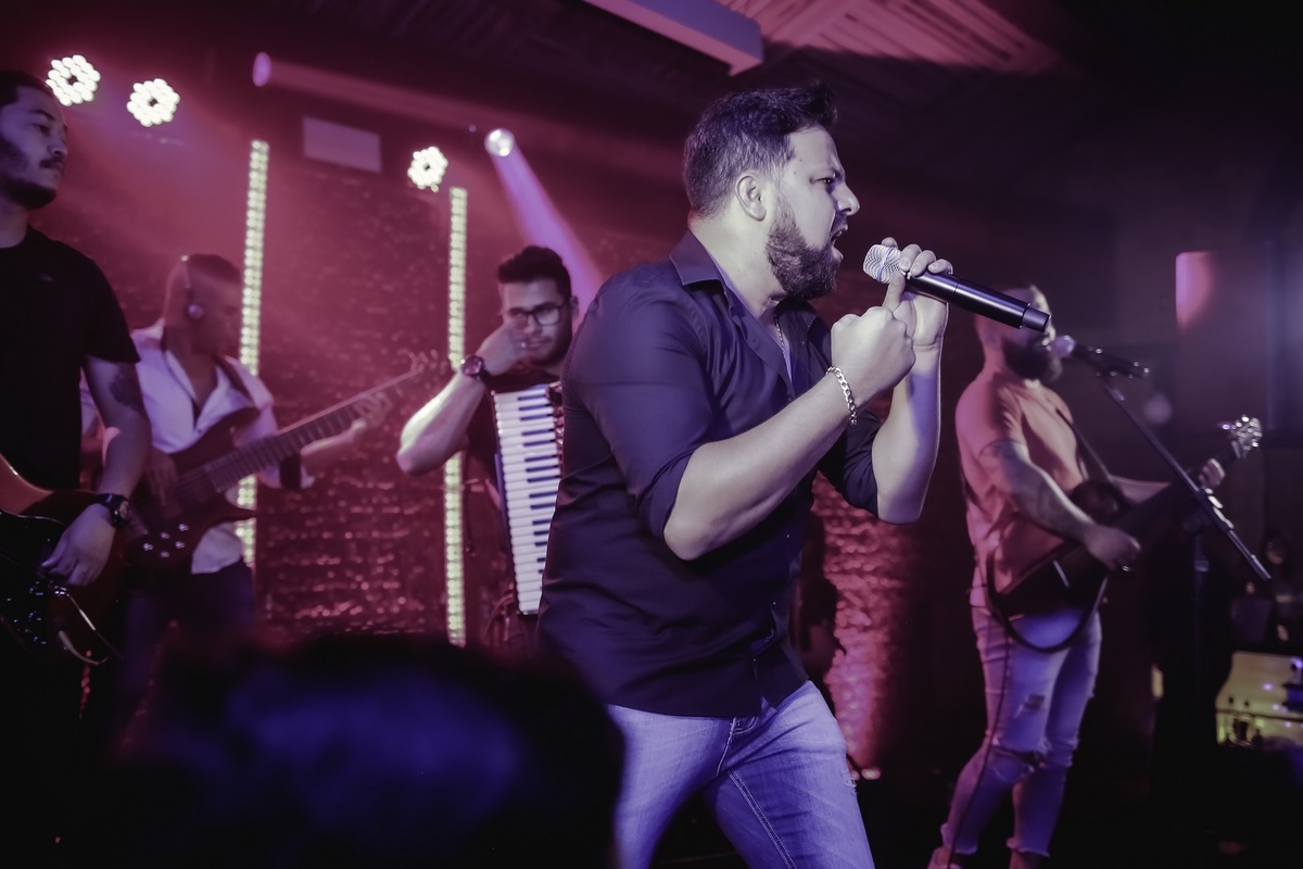 Festa de Casamento - Abertura da festa - Noiva e Noivo - Dança dos Noivos - Casamento - Cerimonia de Casamento - Festa dos recem casados - Lançado buquê - Noiva e Madrinhas - Jogada do Buquê - Noivo e Padrinhos