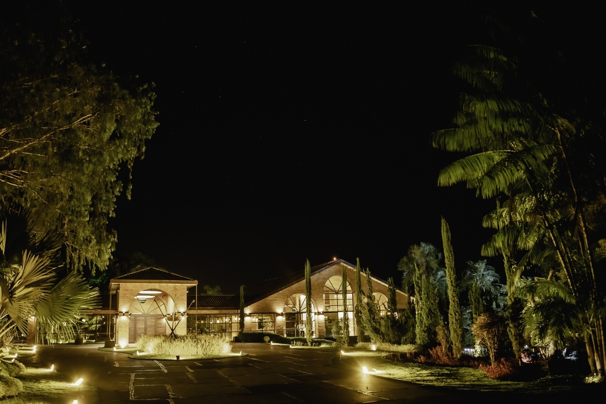 Casamento Brasília - Fotografo de casamento - Brasília-DF - Noiva - Noivo - Cerimonia de Casamento - Foto de casamento - Fotografo Profissional - Foto da Igreja - Mesa do Casamento - Multifocco - Noivo e Noiva - Noivo - Noiva 