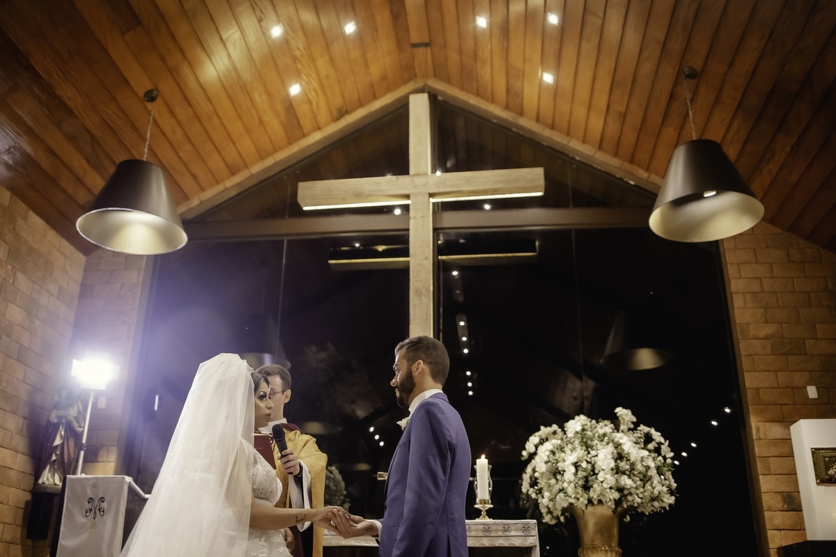 Casamento Brasília - Fotografo de casamento - Brasília-DF - Noiva - Noivo - Cerimonia de Casamento - Foto de casamento - Fotografo Profissional - Foto da Igreja - Mesa do Casamento - Multifocco - Noivo e Noiva - Noivo - Noiva