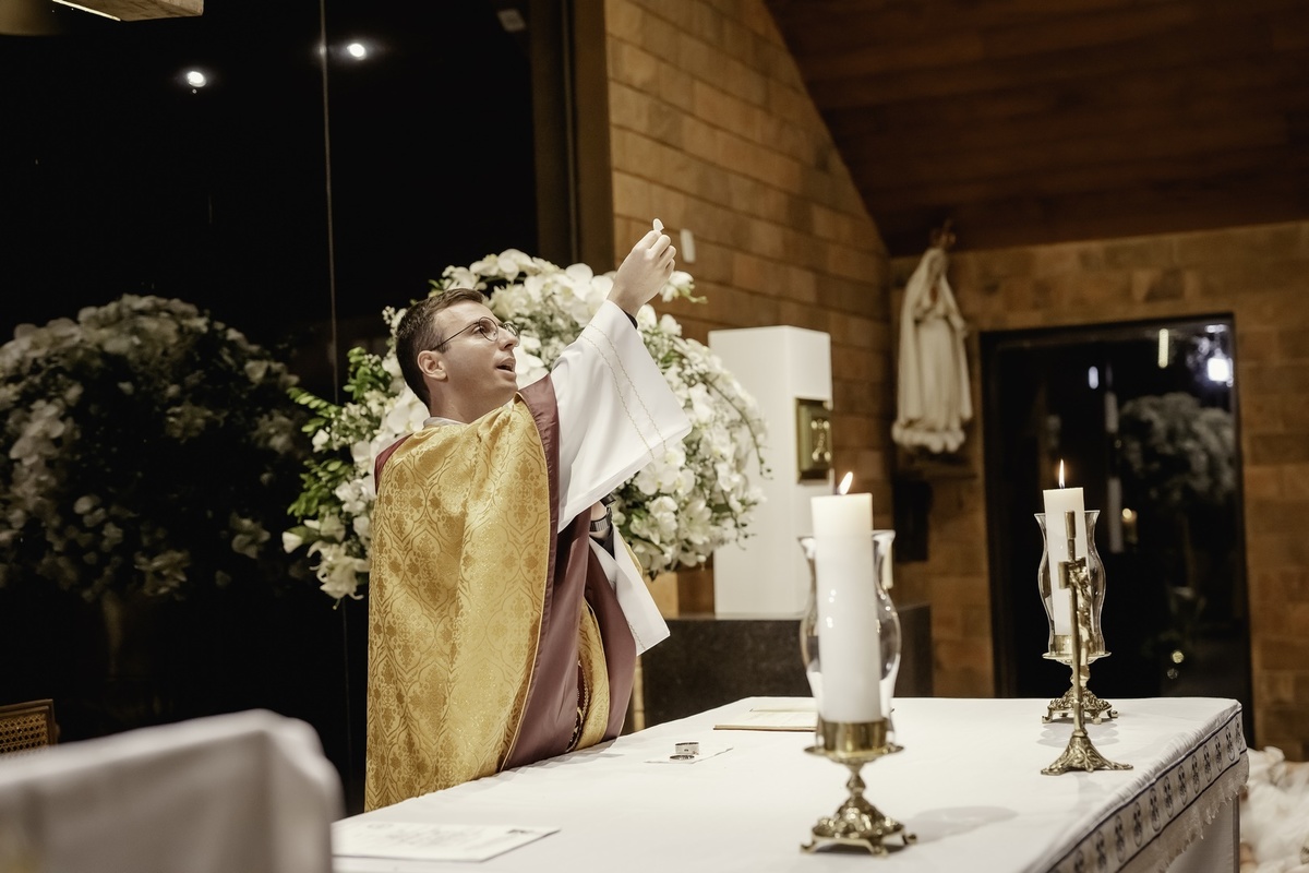 Casamento Brasília - Fotografo de casamento - Brasília-DF - Noiva - Noivo - Cerimonia de Casamento - Foto de casamento - Fotografo Profissional - Foto da Igreja - Mesa do Casamento - Multifocco - Noivo e Noiva - Noivo - Noiva