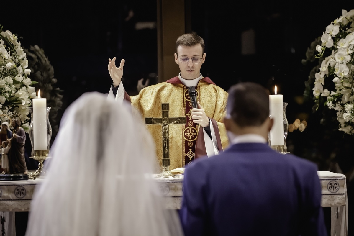 Casamento Brasília - Fotografo de casamento - Brasília-DF - Noiva - Noivo - Cerimonia de Casamento - Foto de casamento - Fotografo Profissional - Foto da Igreja - Mesa do Casamento - Multifocco - Noivo e Noiva - Noivo - Noiva
