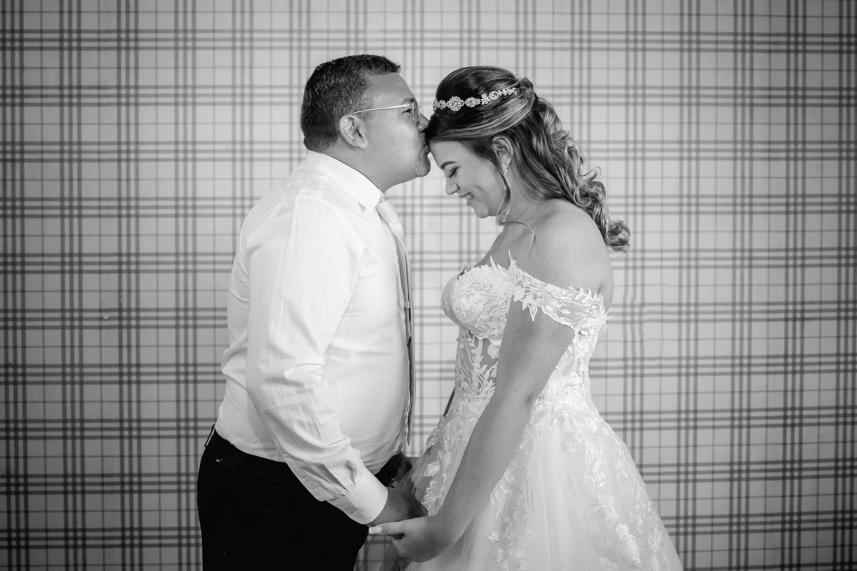 Noiva se arrumando - Noiva antes do casamento - Noiva - Noiva ansiosa - Casamento - Fotografo de Casamento - Mãe da Noiva - Pai da Noiva - Noiva se preparando - Noiva linda - Multifocco - Fotografo profissional - Brasília-DF 