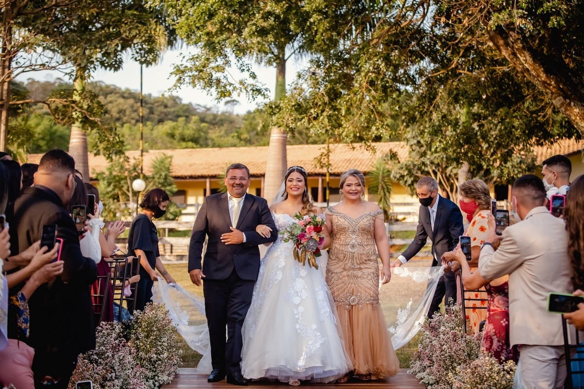 Casamento Brasília - Fotografo de casamento - Brasília-DF - Noiva - Noivo - Cerimonia de Casamento - Foto de casamento - Fotografo Profissional - Noiva entrando - Entrada da Noiva - Fotografo de Casamento - Brasília-DF  