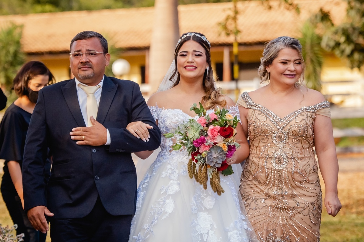 Casamento Brasília - Fotografo de casamento - Brasília-DF - Noiva - Noivo - Cerimonia de Casamento - Foto de casamento - Fotografo Profissional - Noiva entrando - Entrada da Noiva - Fotografo de Casamento - Brasília-DF  - Pais da noiva