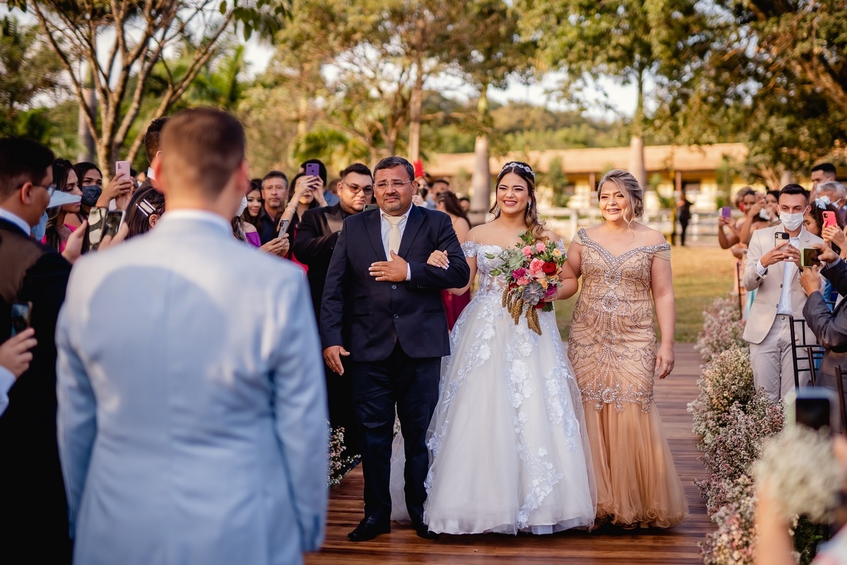 Casamento Brasília - Fotografo de casamento - Brasília-DF - Noiva - Noivo - Cerimonia de Casamento - Foto de casamento - Fotografo Profissional - Noiva entrando - Entrada da Noiva - Fotografo de Casamento - Brasília-DF  - Pais da noiva