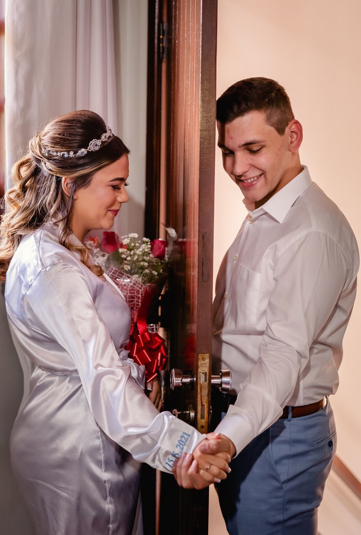 Noiva se arrumando - Noiva antes do casamento - Noiva - Noiva ansiosa - Casamento - Fotografo de Casamento - Mãe da Noiva - Pai da Noiva - Noiva se preparando - Noiva linda - Multifocco - Fotografo profissional - Brasília-DF 