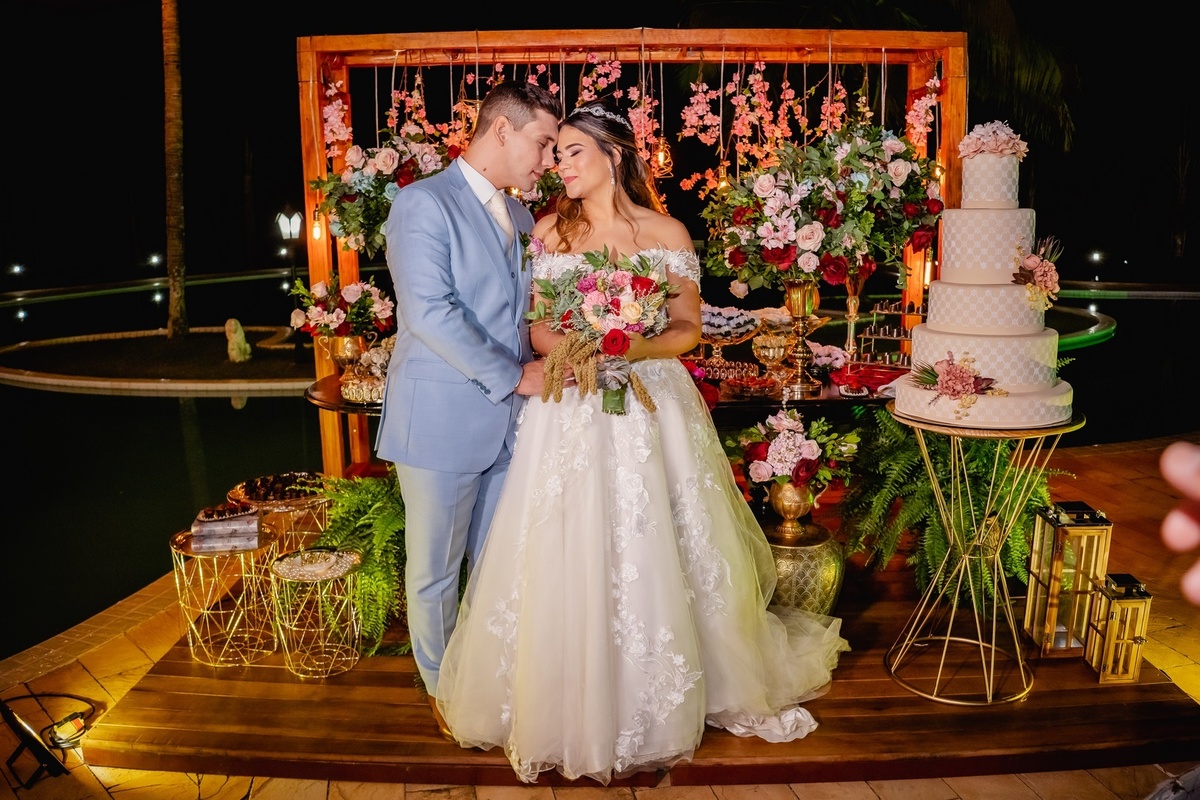 Casamento - Comemoração de Casamento - Noivo - Noiva - Familia - Fotografo de casamento - Fotografo Profissional - Festa de Casamento - Abertura da festa - Cerimonia de Casamento