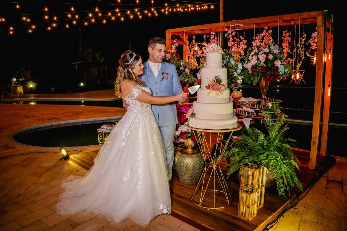 Casamento - Comemoração de Casamento - Noivo - Noiva - Familia - Fotografo de casamento - Fotografo Profissional - Festa de Casamento - Abertura da festa - Cerimonia de Casamento