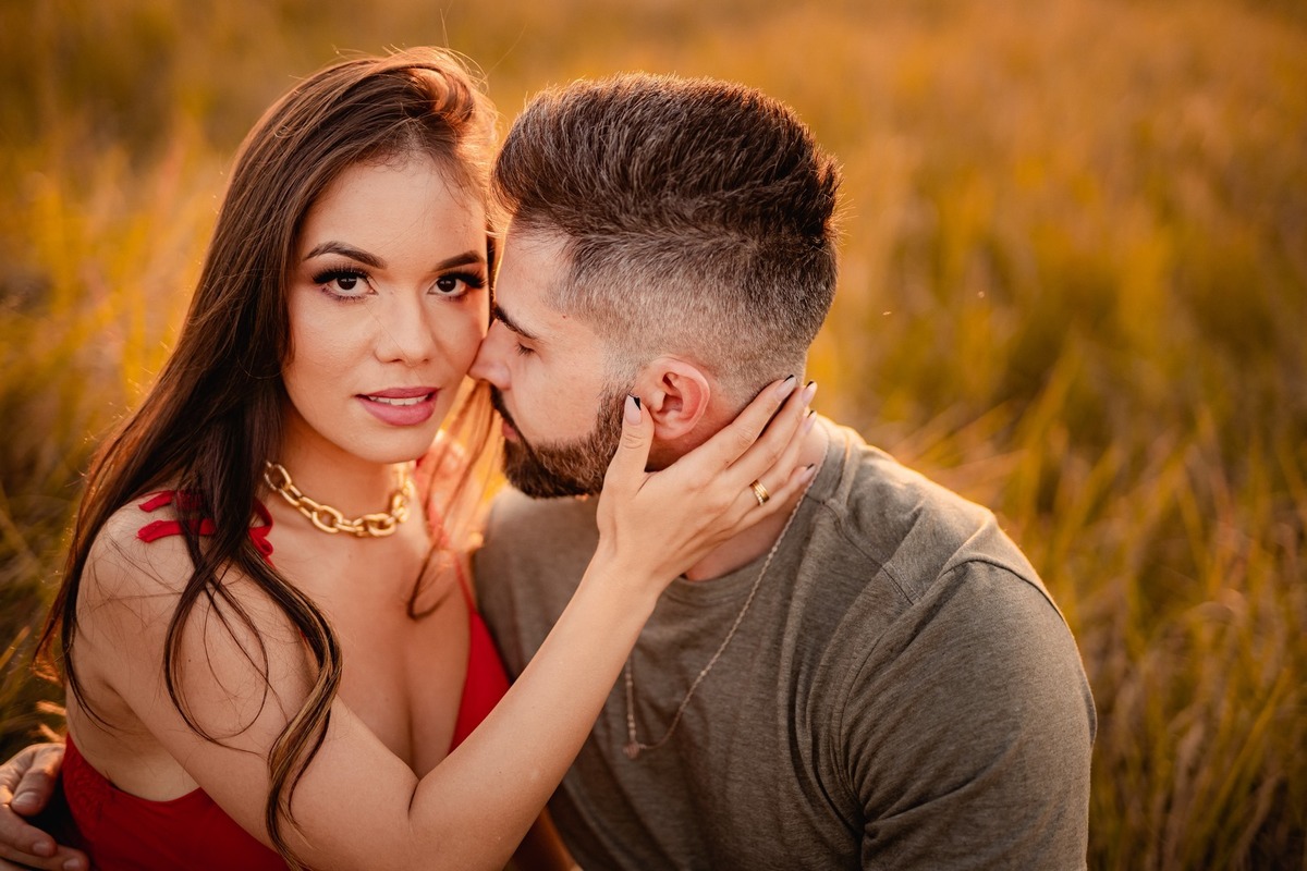 Ensaio Criativo - Pré-wedding - Ensaio fotografico em Brasília - Ensaio de Casal - Fotgrafo de Casamento - Ensaio pré casamento - Ensaio ao por do sol - Ensaio simples - Ensaio no campo - Ensaio ao ar livre - Ensaio de casal ao ar livre - Ensaio de casal 