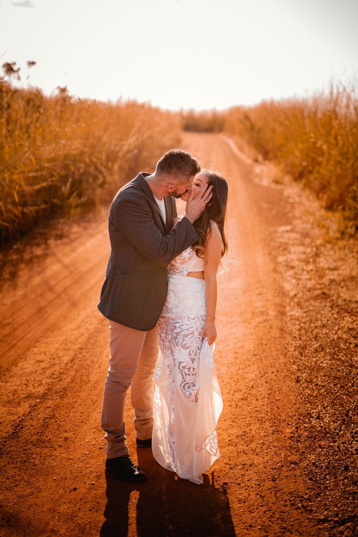 Ensaio Criativo - Pré-wedding - Ensaio fotografico em Brasília - Ensaio de Casal - Fotgrafo de Casamento - Ensaio pré casamento - Ensaio ao por do sol - Ensaio simples - Ensaio no campo - Ensaio ao ar livre - Ensaio de casal ao ar livre - Ensaio de casal 