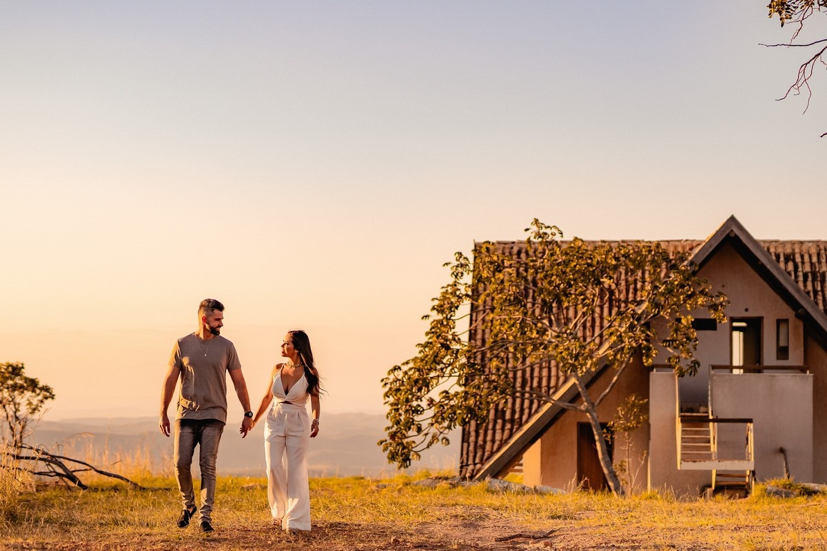 Ensaio Criativo - Pré-wedding - Ensaio fotografico em Brasília - Ensaio de Casal - Fotgrafo de Casamento - Ensaio pré casamento - Ensaio ao por do sol - Ensaio simples - Ensaio no campo - Ensaio ao ar livre - Ensaio de casal ao ar livre - Ensaio de casal 