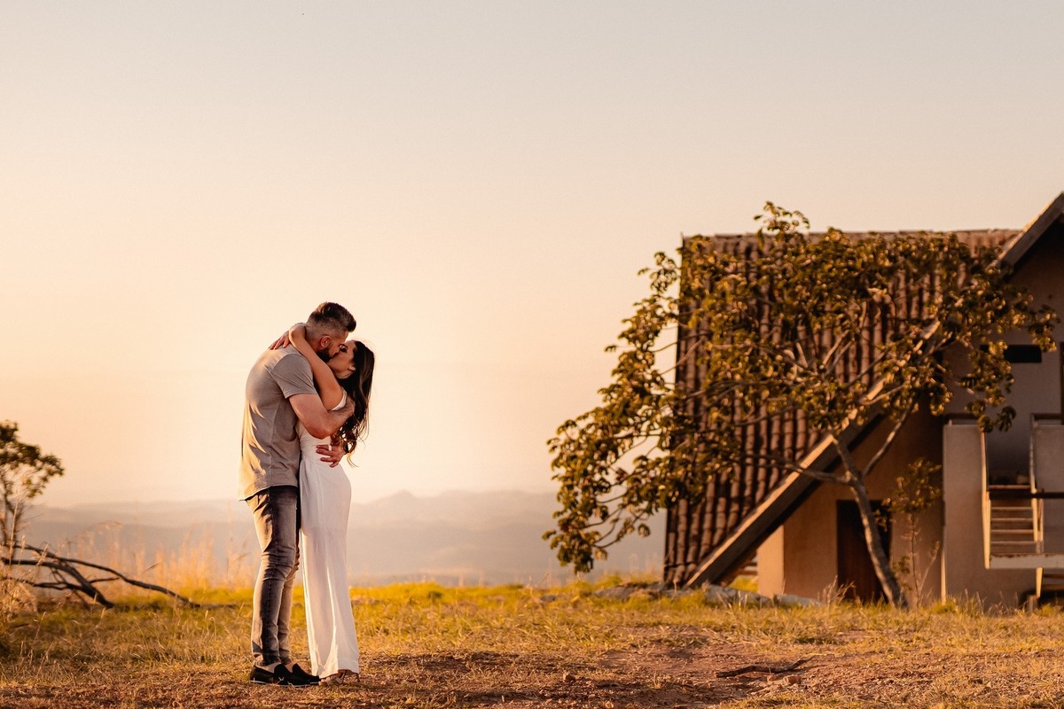 Ensaio Criativo - Pré-wedding - Ensaio fotografico em Brasília - Ensaio de Casal - Fotgrafo de Casamento - Ensaio pré casamento - Ensaio ao por do sol - Ensaio simples - Ensaio no campo - Ensaio ao ar livre - Ensaio de casal ao ar livre - Ensaio de casal 