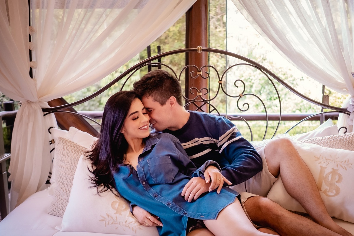 Ensaio de casal simples - Ensaio pré wedding - Ensaio pré casamento - Ensaio de casal em casa - Ensaio de casal casual - Fotografo de casamento - Fotografo profissional em Brasília - Ensaio fotógrafico em Brasília - Ensaio de Casal 