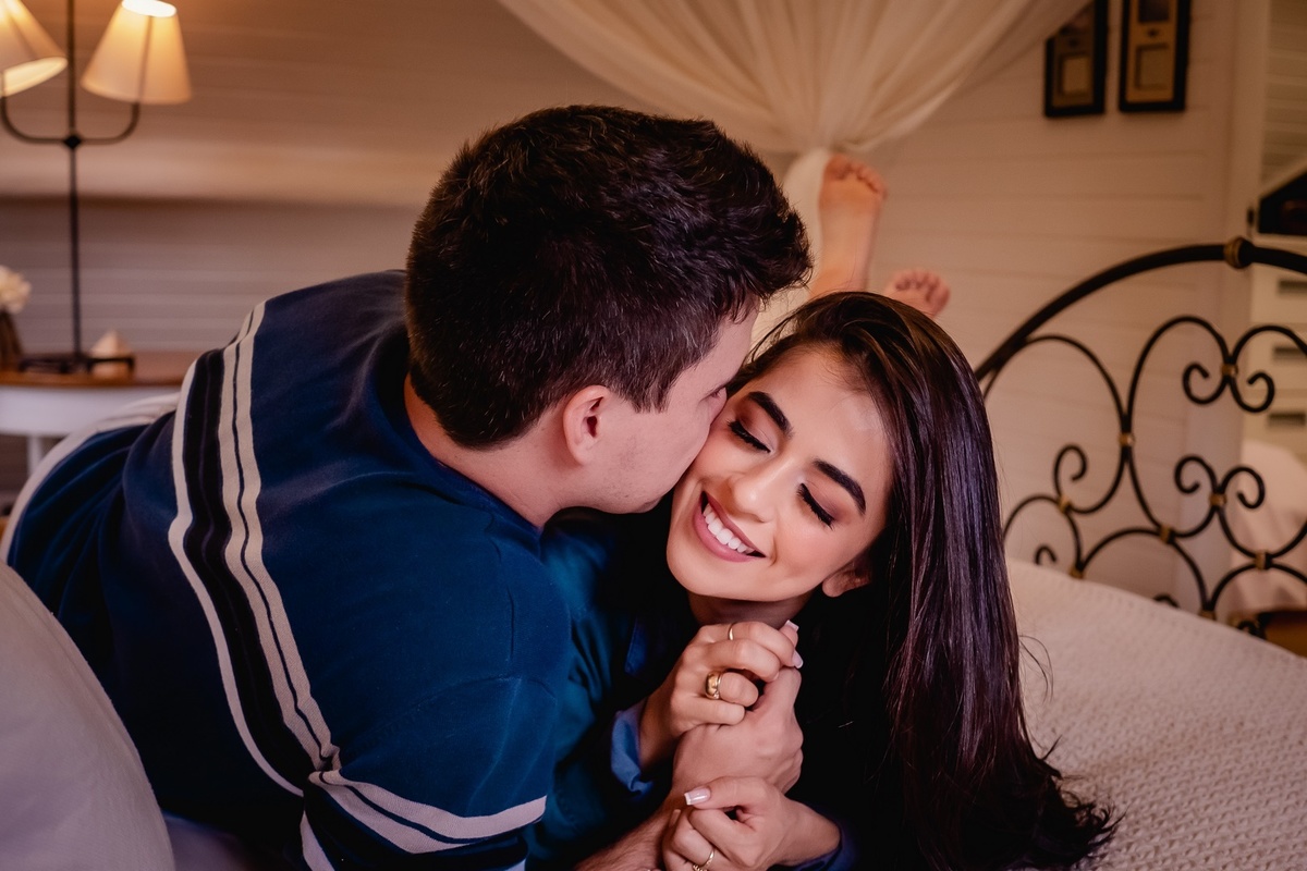Ensaio de casal simples - Ensaio pré wedding - Ensaio pré casamento - Ensaio de casal em casa - Ensaio de casal casual - Fotografo de casamento - Fotografo profissional em Brasília - Ensaio fotógrafico em Brasília - Ensaio de Casal - Multifocco 