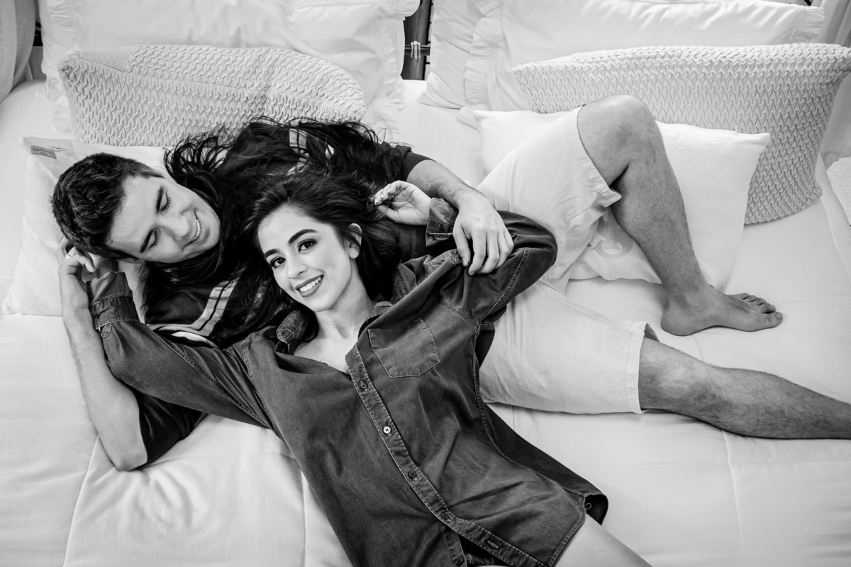 Ensaio de casal simples - Ensaio pré wedding - Ensaio pré casamento - Ensaio de casal em casa - Ensaio de casal casual - Fotografo de casamento - Fotografo profissional em Brasília - Ensaio fotógrafico em Brasília - Ensaio de Casal 