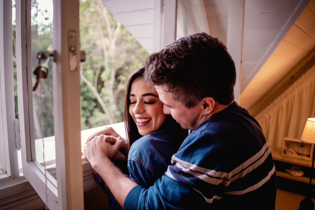 Ensaio de casal simples - Ensaio pré wedding - Ensaio pré casamento - Ensaio de casal em casa - Ensaio de casal casual - Fotografo de casamento - Fotografo profissional em Brasília - Ensaio fotógrafico em Brasília - Ensaio de Casal 