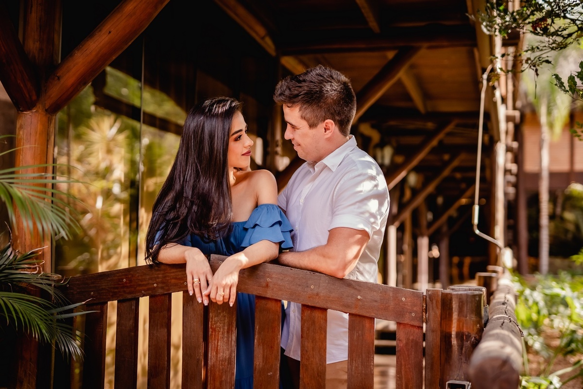 Ensaio de casal simples - Ensaio pré wedding - Ensaio pré casamento - Ensaio de casal em casa - Ensaio de casal casual - Fotografo de casamento - Fotografo profissional em Brasília - Ensaio fotógrafico em Brasília - Ensaio de Casal 