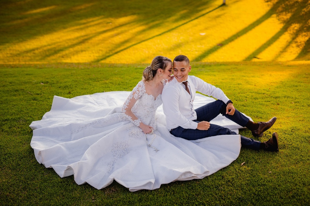 Ensaio Pós Wedding - Ensaio pós casamento - Ensaio de Casal - Previa de Casal - Multifocco - Haras do Morro - Ensaio na fazenda - Fotos de casal - Ensaio ao ar livre - Ensaio externo - Vestido da noiva - Noiva - Noivo - Ensaio de Noivos